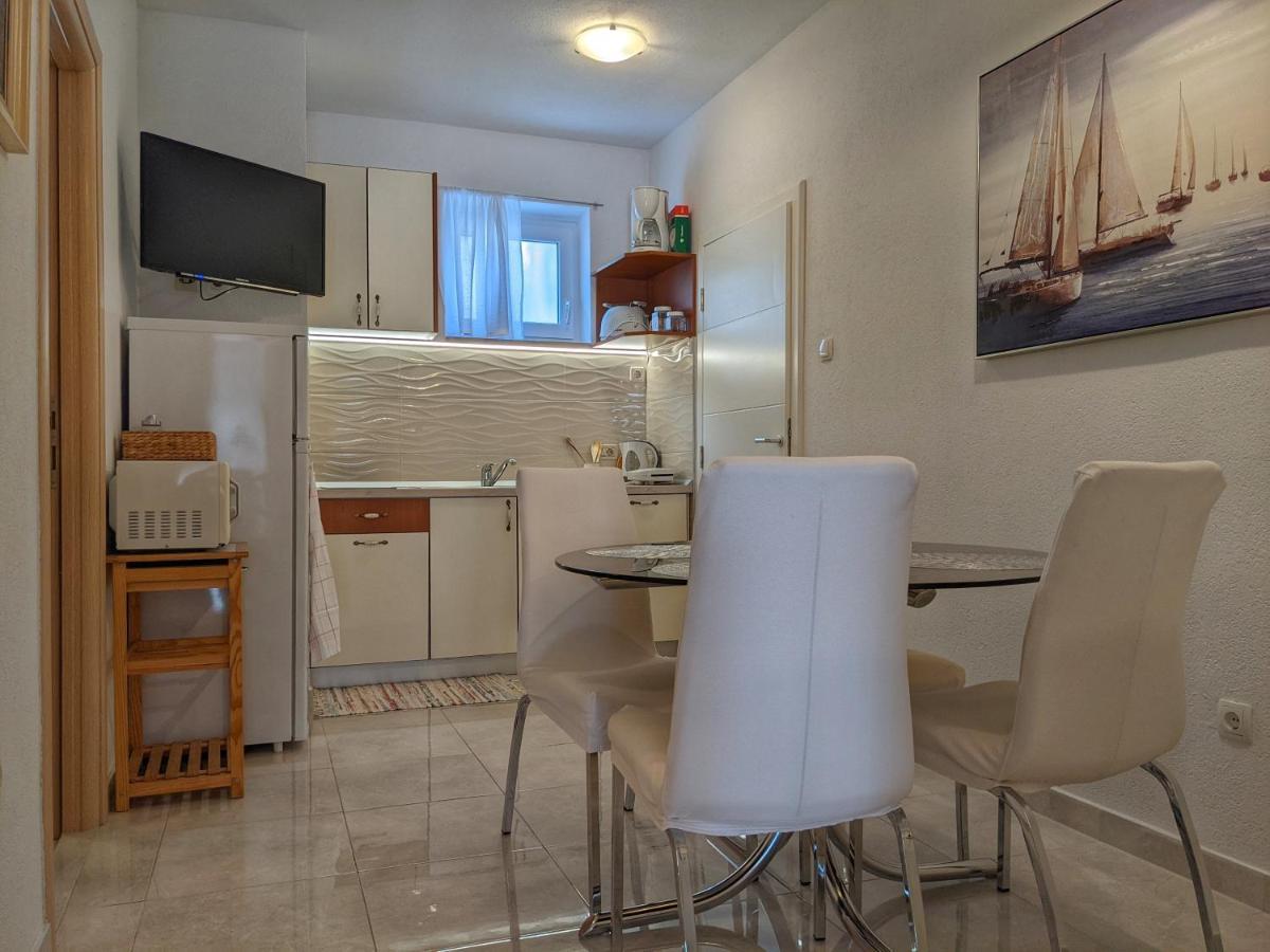 Mirjana & Ivo Apartment Makarska Bagian luar foto