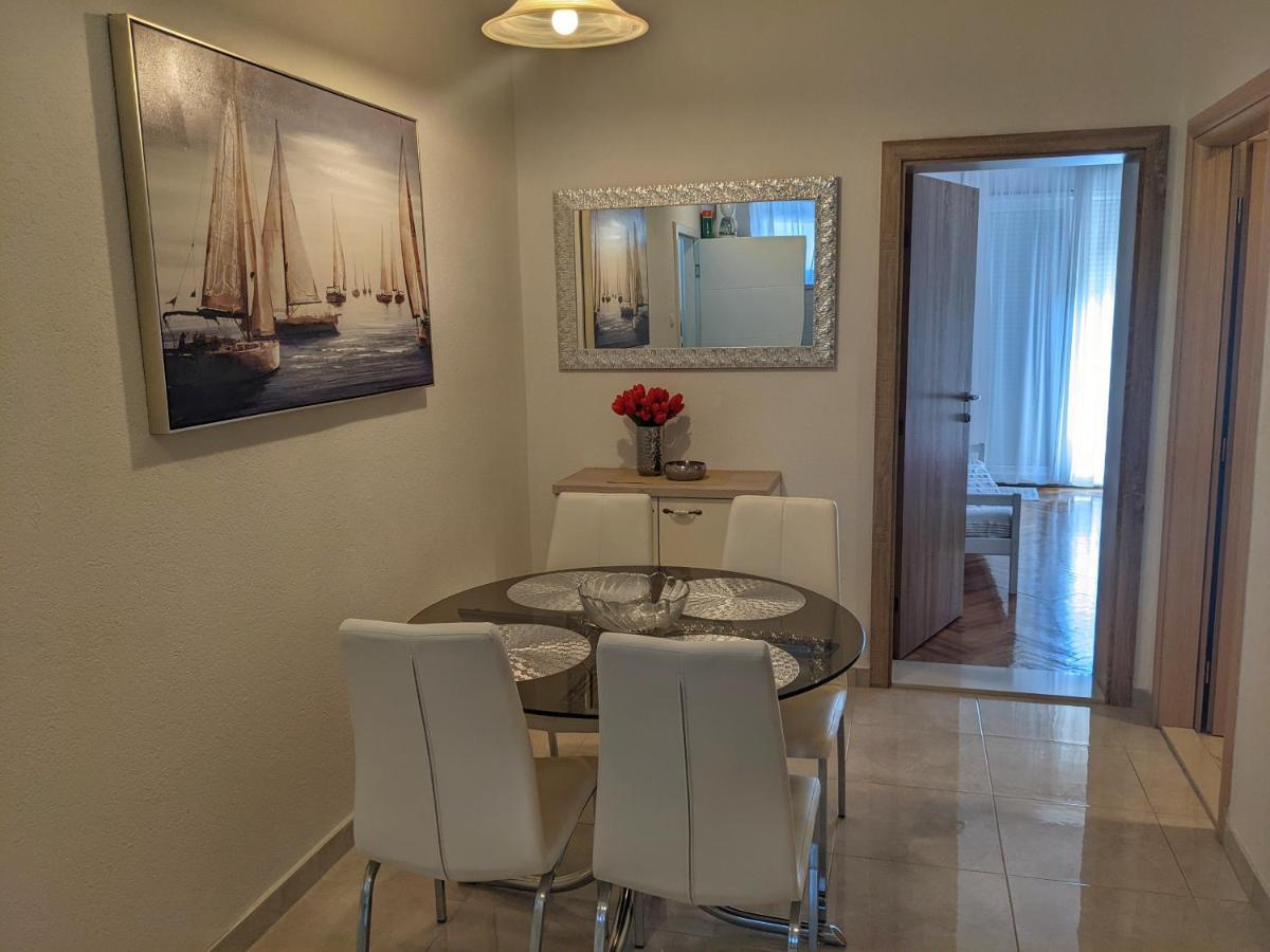 Mirjana & Ivo Apartment Makarska Bagian luar foto
