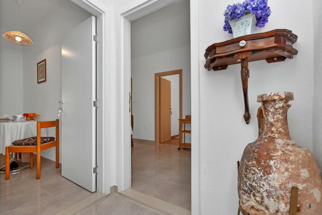 Mirjana & Ivo Apartment Makarska Bagian luar foto