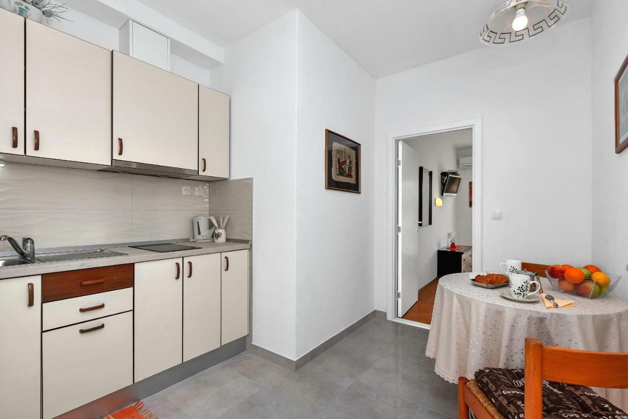 Mirjana & Ivo Apartment Makarska Bagian luar foto