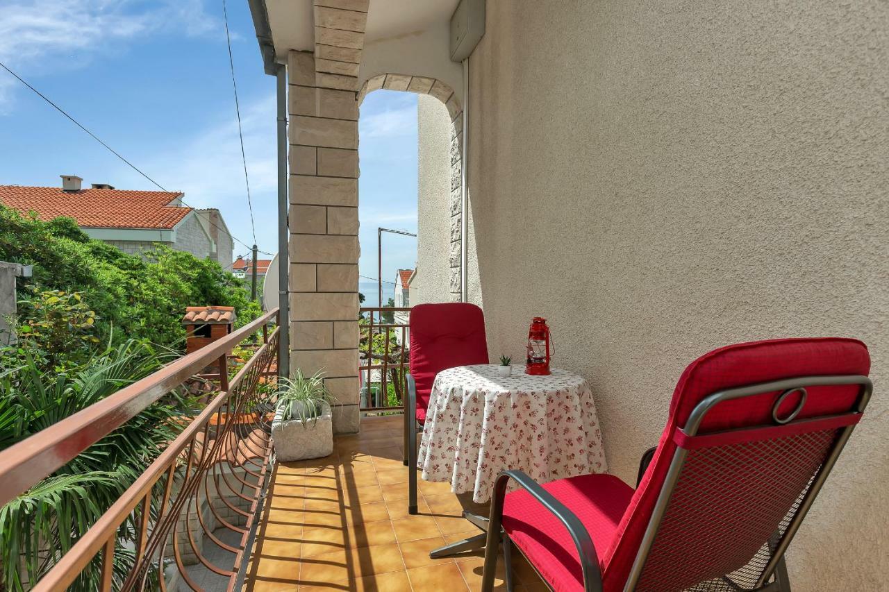 Mirjana & Ivo Apartment Makarska Bagian luar foto
